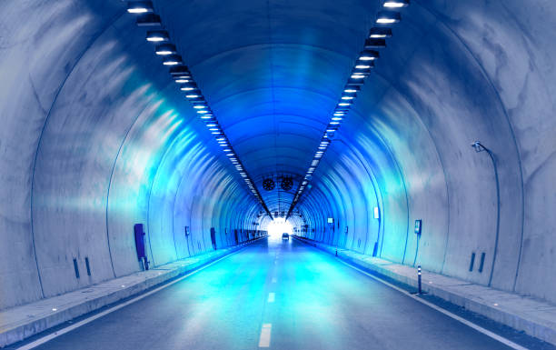 istock Speedy and dynamic drive at Tunnel 683677972