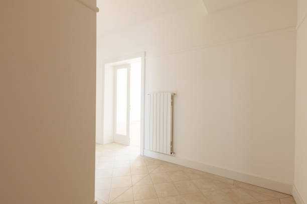 istock Empty white corner of an old apartment 683688436