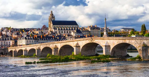 medieval towns in Loire valley river