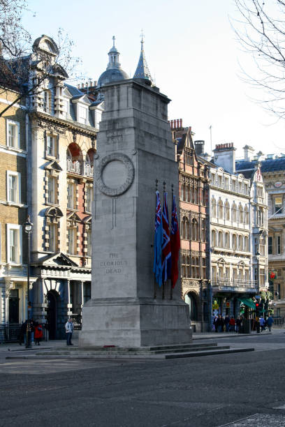 die cenotaph in london - cenotaph stock-fotos und bilder