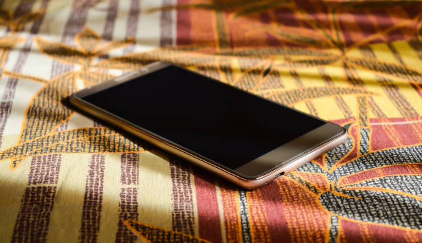 istock Gold smartphone 683751464