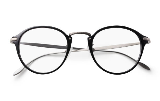 lunettes sur fond blanc avec un tracé de détourage - horn rimmed glasses photos et images de collection