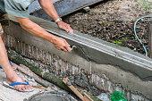 gipser-konkrete-worker-bei-wandarbeit.jpg?b=1&s=170x170&k=20&c=5vegXGNyO_bMqM4T0VhSrobeFNNmBSykP-Jxe4HdyHQ=