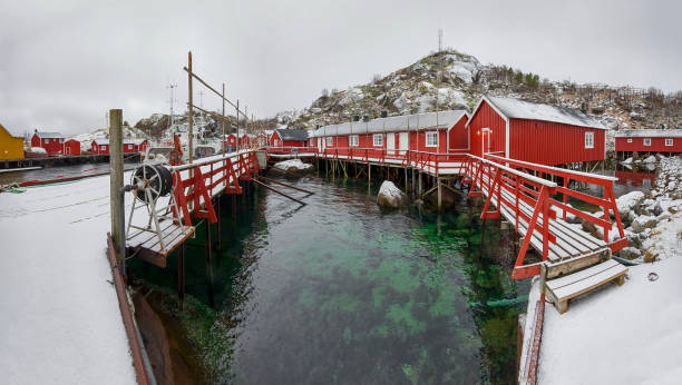 nusfjord lofoten norway, winter time - arctic bay imagens e fotografias de stock