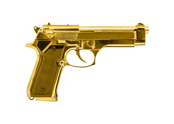 pistolet doré isolé sur fond blanc - sport clipping path handgun pistol photos et images de collection