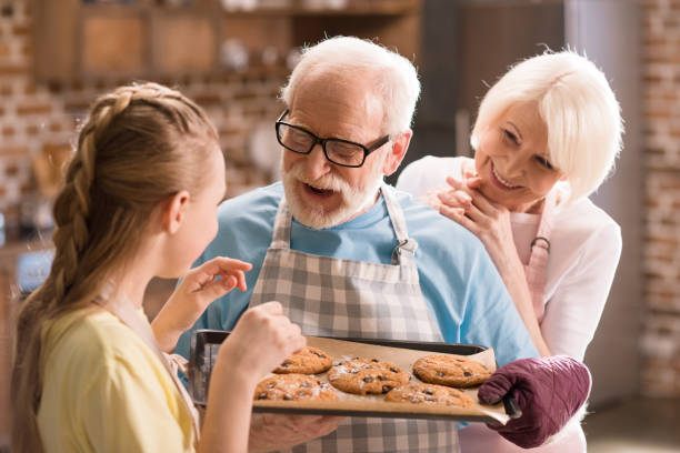 istock Family baking cookies 683962380