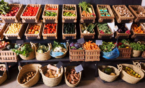 istock fruits and veggies market 684101304