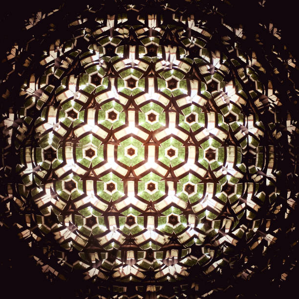 kaléidoscope - kaleidoscope stained glass psychedelic floral pattern photos et images de collection