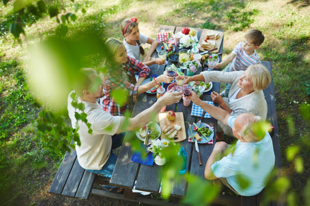 istock Outdoor toast 684116370