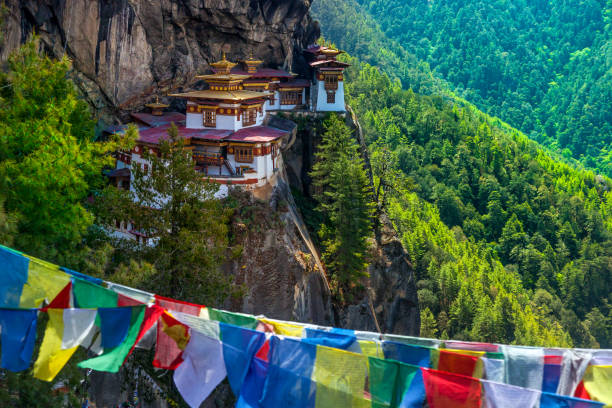 klasztor taktshang - taktsang monastery obrazy zdjęcia i obrazy z banku zdjęć