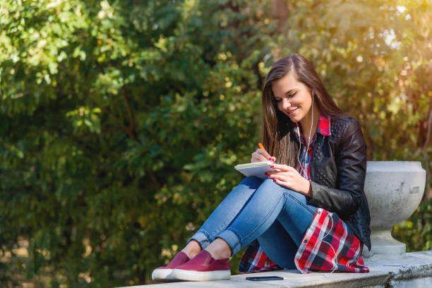 istock Girl wrote in the diary 684455904