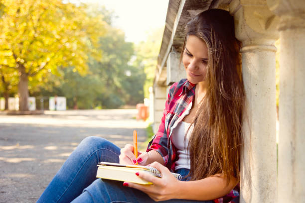 istock Girl wrote in the diary 684467790