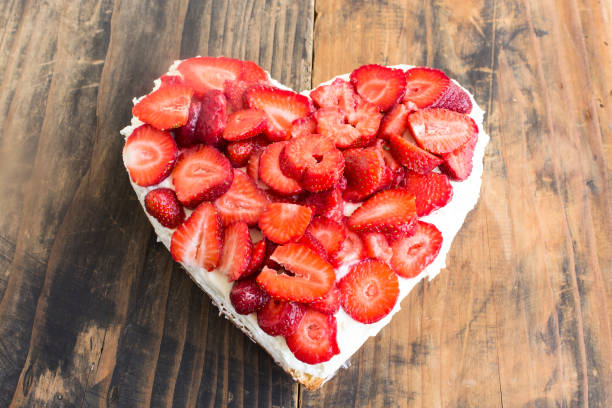 istock Heart Cheesecake with Strawberries 684540154