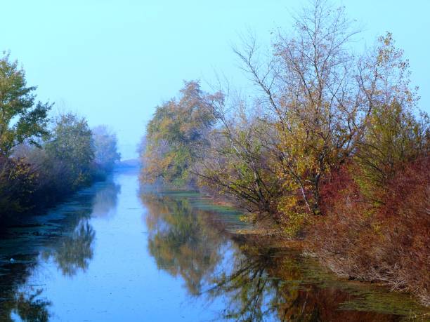 istock Autumn on the canal 684546022