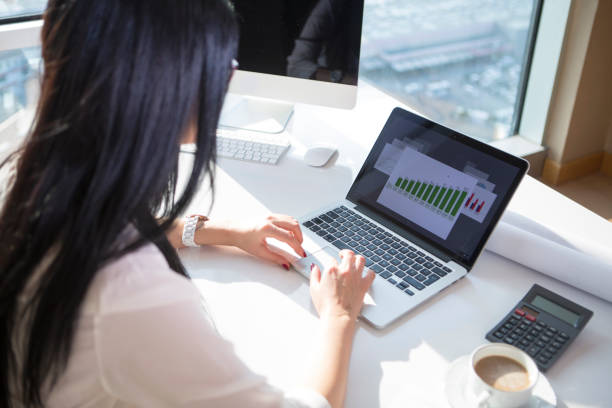 istock Women working in the office 684583988