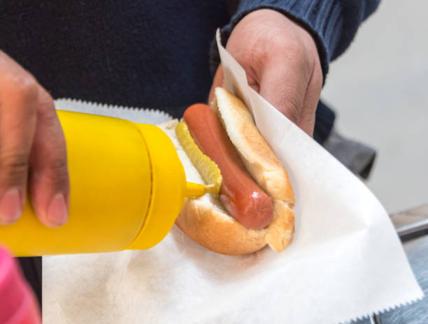 istock street hot dog 684723302