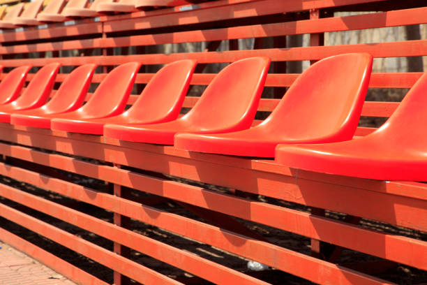 le sedie dello stadio - liverpool stadium built structure building exterior foto e immagini stock