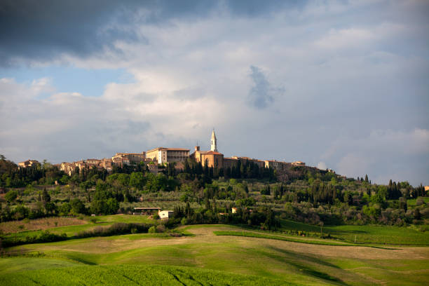 istock Pienza, medieval village at sunset 684883310