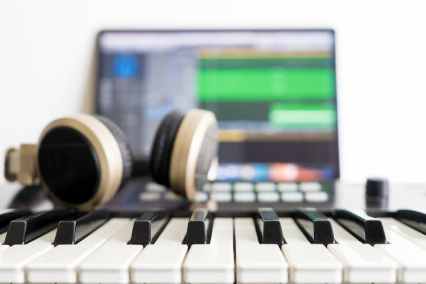 istock Portable Music work Station running DAW application 684903578