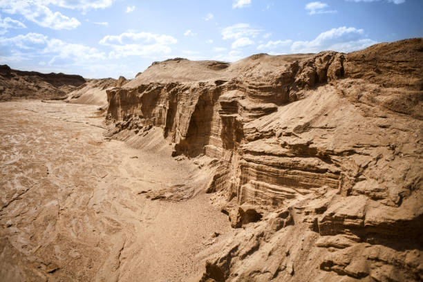 kuvapankkikuvat ja rojaltivapaat kuvat aiheesta suuret hiekkavuoret autiomaassa - sand mountain