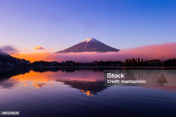 Photo libre de droit de Mont Fuji Au Japon banque d'images et plus d'images libres de droit de Japon - Japon, Paysage, Fuji Yama
