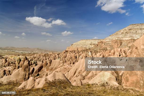 Red Valley Cappadocia Turkey - Fotografias de stock e mais imagens de Anatólia - Anatólia, Antigo, Ao Ar Livre