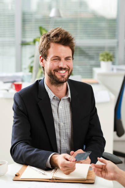 istock Giving business card 685404418