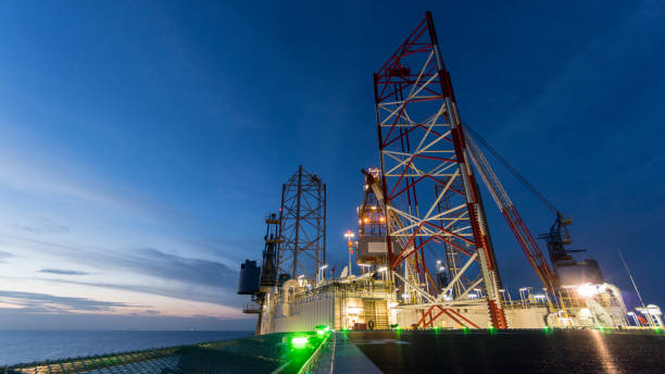 황혼 장비 최대 잭 - oil rig sea remote oil industry 뉴스 사진 이미지