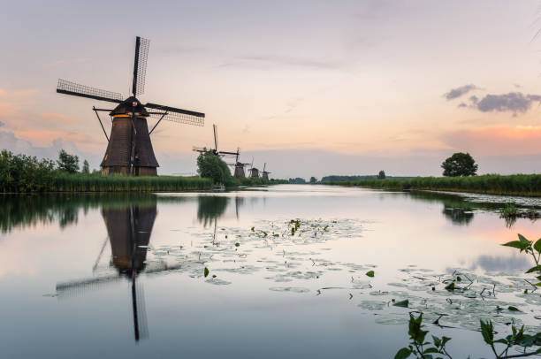 istock Scenic Kinderdijk at Sunset, The Netherlands 685492040
