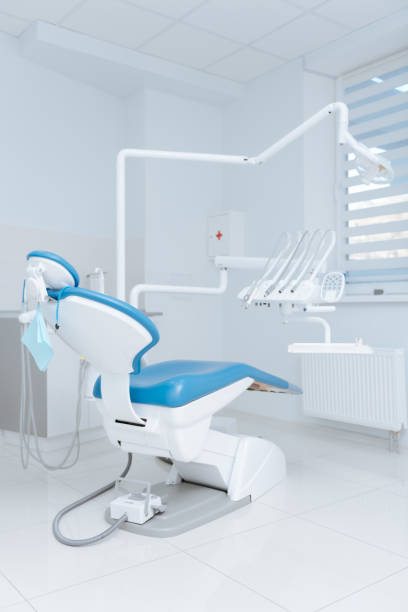 istock Sunlit bright office of a dentist 685537594