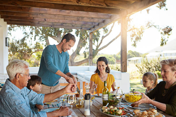 istock Getting the family together for some good grub 685577102