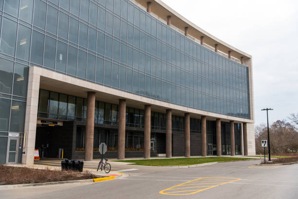 istock Glass building in Evanston 685631216
