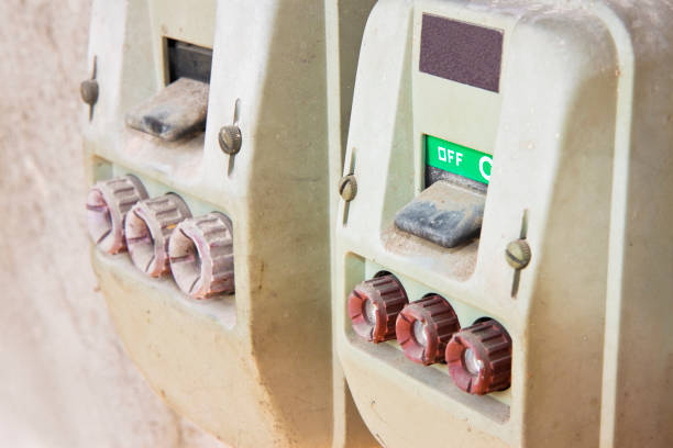 istock Old unused italian threephase switch for 380 volts in OFF position 685761462