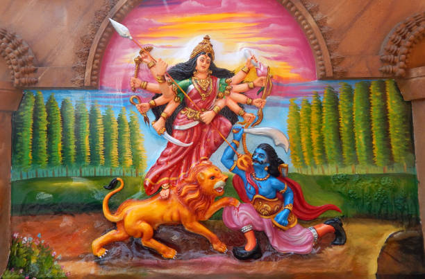 インドのハイデラバード、ジャガンナート寺院のプラナスのようにドゥルガの壁画は、悪魔の王を殺す - parvati ストックフォトと画像