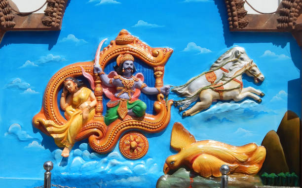 wall art del re demone ravana rapiscono la dea sita, si porta in lanka, con jatayu come a ramayana nel tempio jagannath, hyderabad, india - rama foto e immagini stock