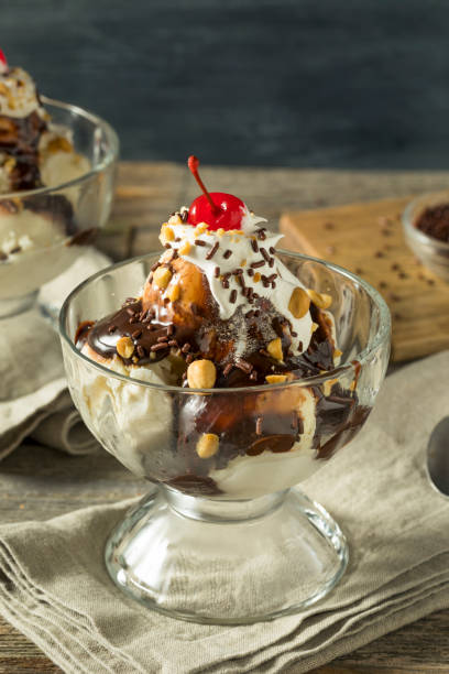 istock Sweet Homemade Ice Cream Sundae 685766254