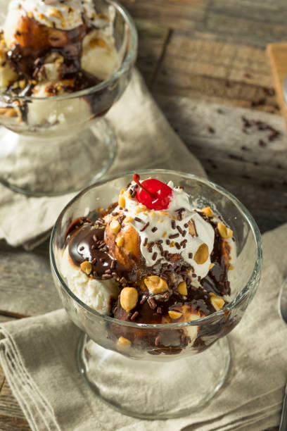 istock Sweet Homemade Ice Cream Sundae 685766782
