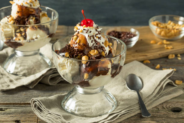istock Sweet Homemade Ice Cream Sundae 685769312