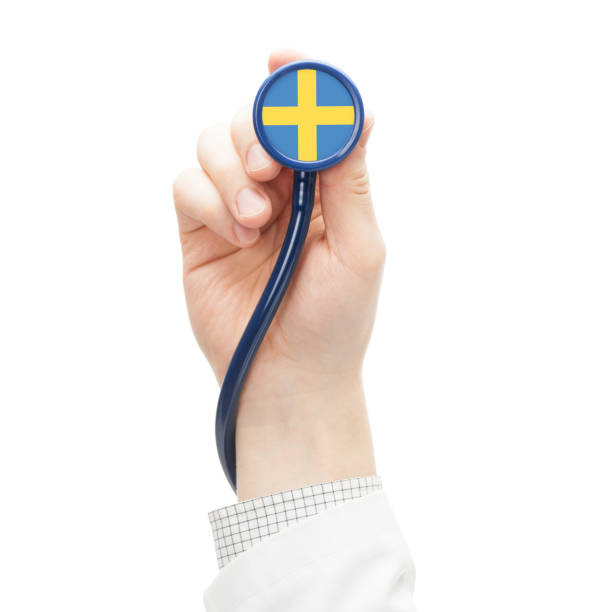 stetoskop med nationell flaggserie - sverige - sjuksköterska sverige bildbanksfoton och bilder
