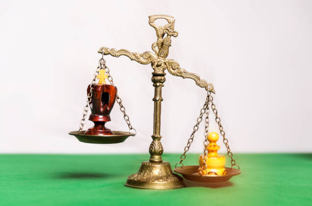 istock Metaphor chess pawn outweighs king 685810718