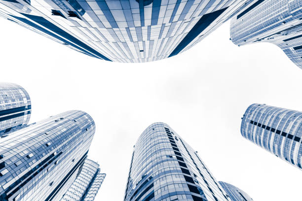 istock Contemporary glass skyscraper reflecting the blue sky 685852858