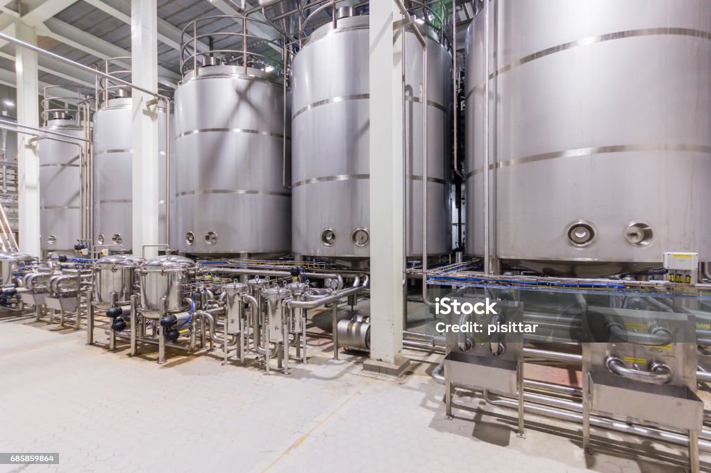 Mischtank für pharmazeutische Fabrikgeräte am Produktionsband - Lizenzfrei Chemie Stock-Foto