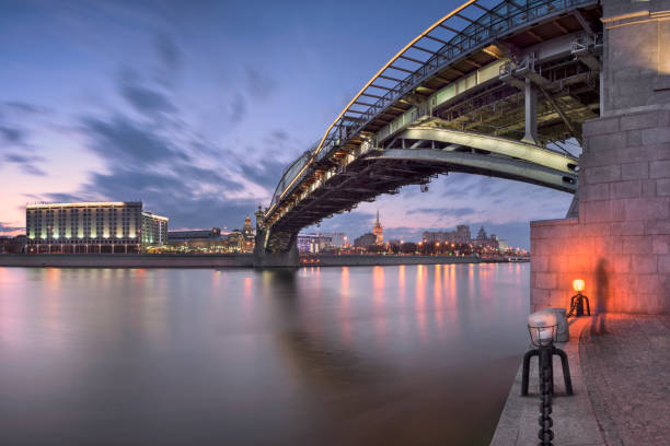 istock Moskva River Embankment and Bogdan Khmelnitsky Bridge, Moscow, Russia 685877858