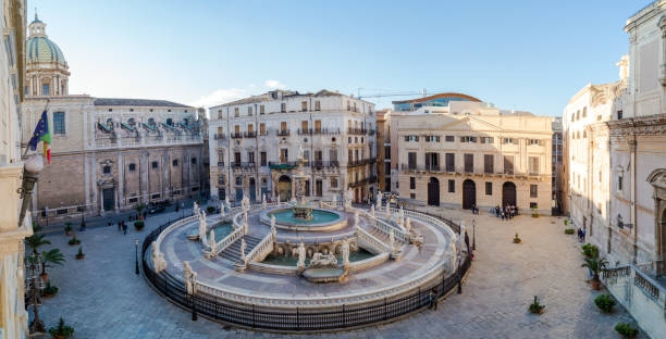 Panoramiczny widok na Piazza Pretoria lub Piazza della Vergogna, Palermo, Sycylia – zdjęcie