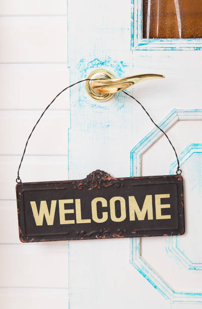 istock Wooden welcome sign 685910248