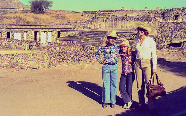 istock Vintage family trip to Mexico 685949104