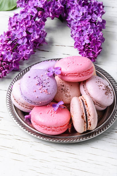 istock Sweet french macaroons 686007316