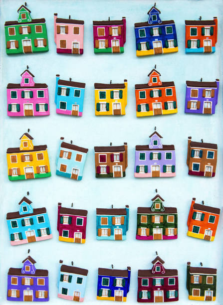 burano houses belonging to the magnet - house residential structure multi colored burano imagens e fotografias de stock