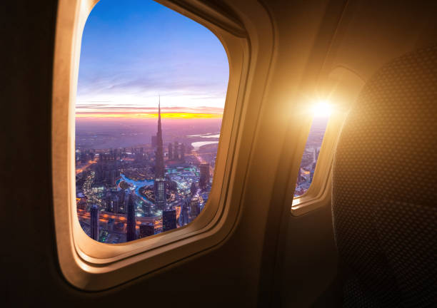 飛行機からドバイのスカイライン - cityscape futuristic dubai skyscraper ストックフォトと画像