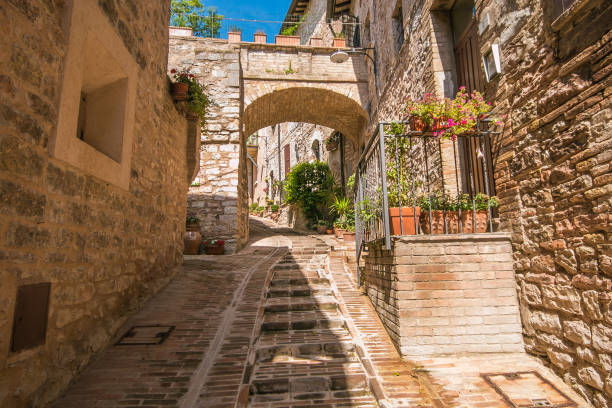 istock Old arch in the center of Spello 686160532